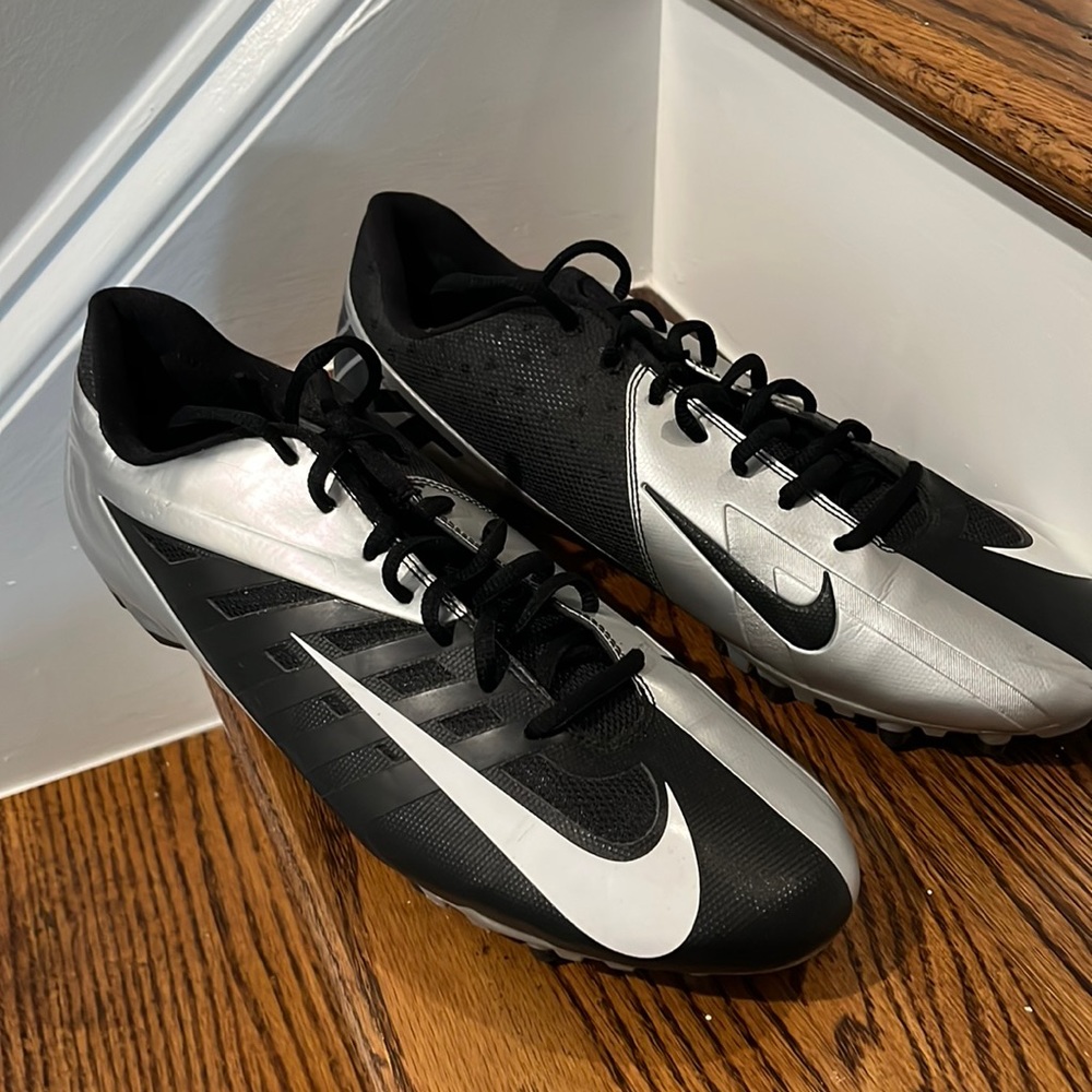 New Mens Nike Vapor Speed TD Football with foot ball Cleats. With out box. Mint!